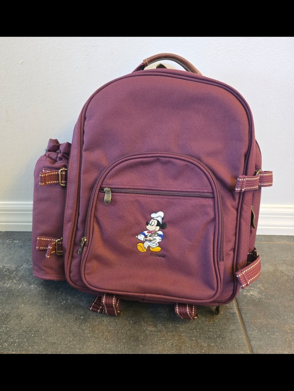 Disney Mickey Mouse Picnic at Ascot Insulated Picnic Backpack Glasses Plates